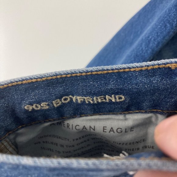 American Eagle 90's boyfriend distressed medium wash jeans 4 short - Picture 5 of 11